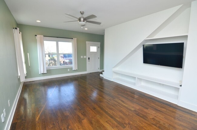 Photo - Stunner in East