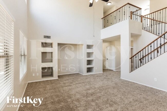 Photo - 30467 N Gunderson Dr