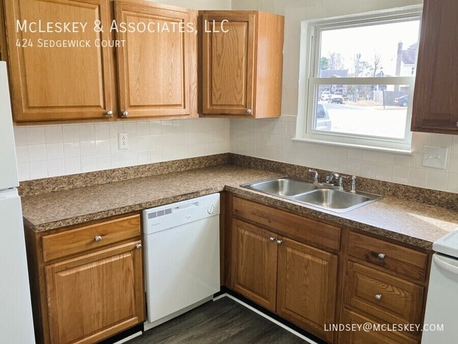 Photo - 424 Sedgewick Ct