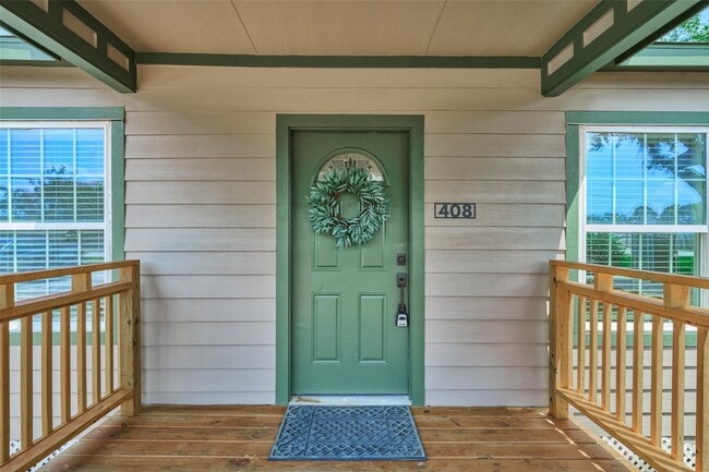Photo - 406 McPhail St