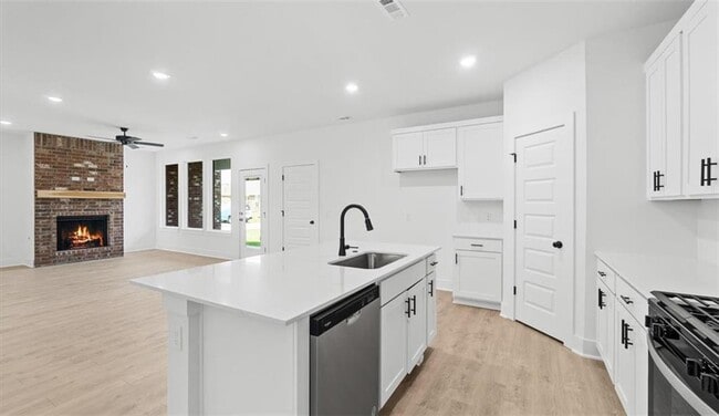 Photo - 4856 W Aurora St