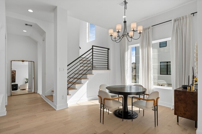 Building Photo - 8707 Ojeman Villas Dr