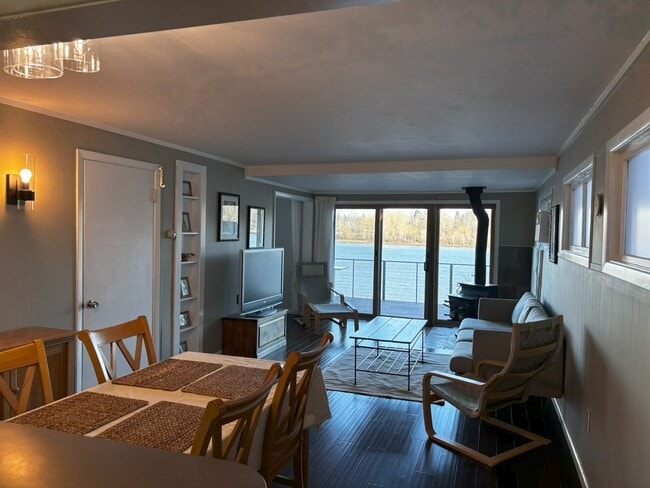 Great Room - 7356 S Miles Pl