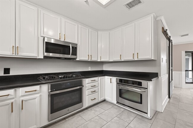 Photo - 707 Montclair Blvd