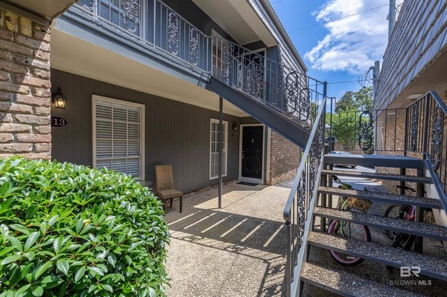Photo - 207 S Mobile St