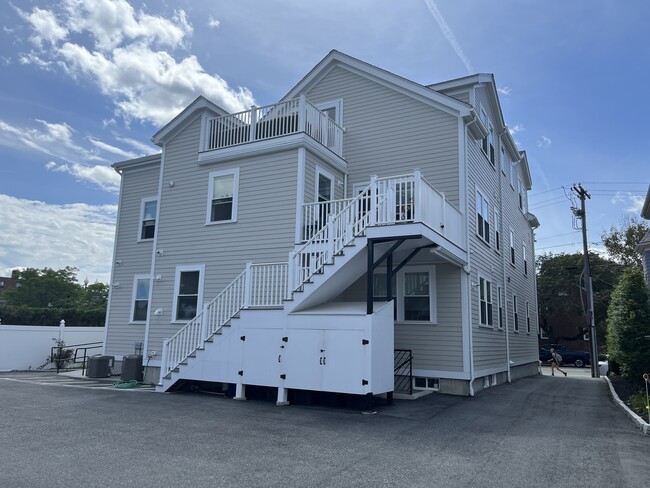 Photo - 925-927-927 Massachusetts Ave Unit #6