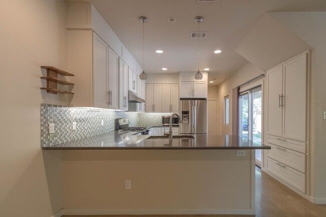 Photo - 1702 Forest Hill Dr