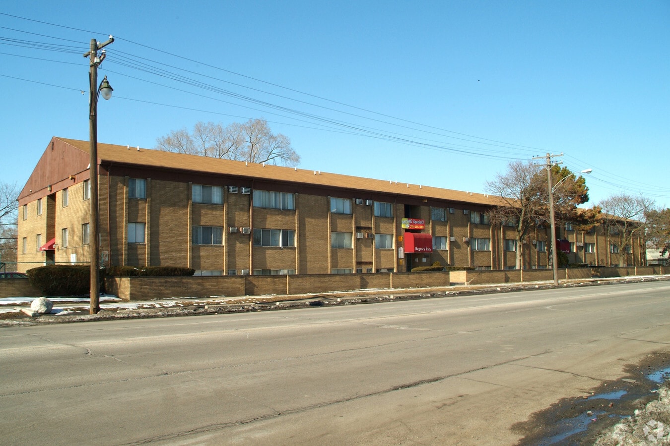 Regency Apartments - Regency Apartments