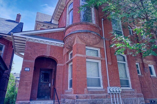 Photo - 71 Spadina Rd