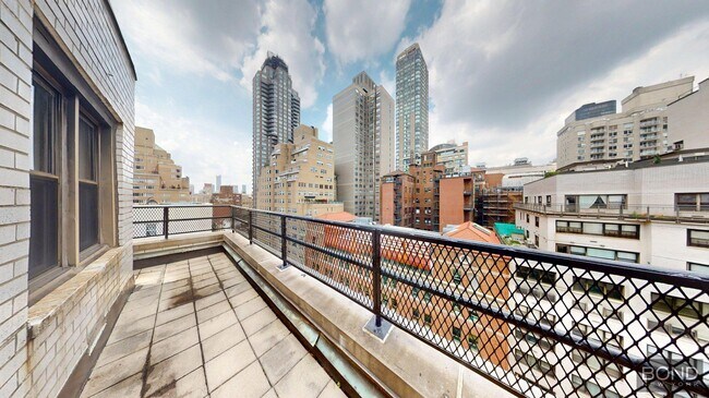 Building Photo - 220 E 63rd St Unit PHC00 Rental