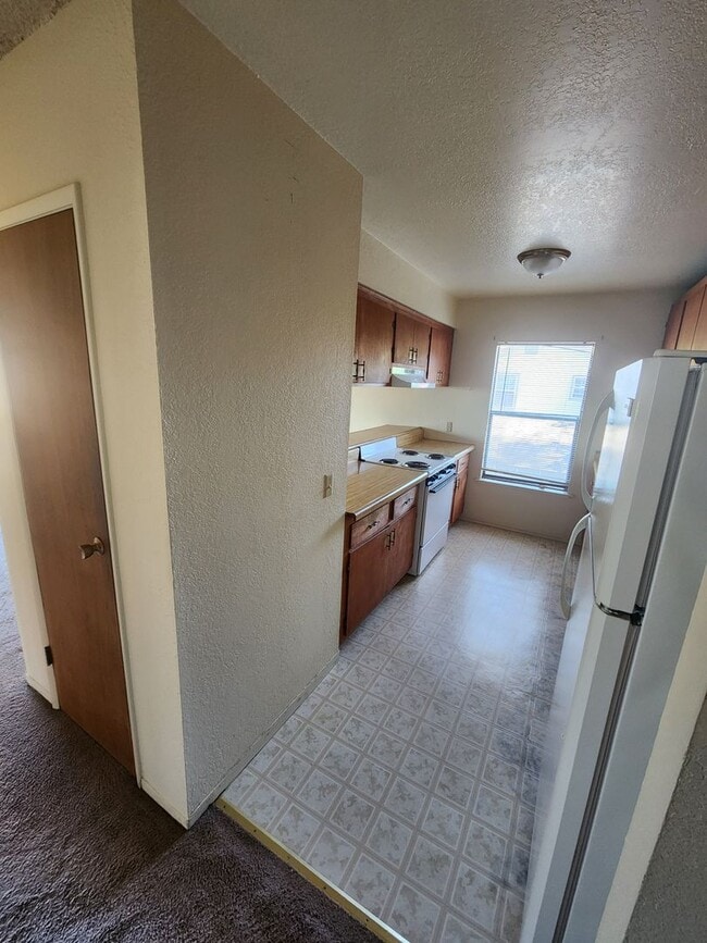 Photo - 2048 Swazey St Unidad B