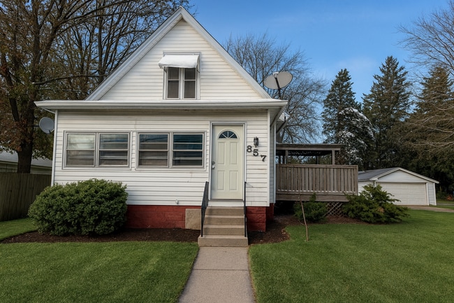 Building Photo - Check this Charming Single-Family Home in Galesburg!