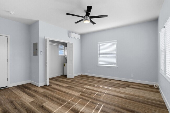 Photo - 1711 E Appleton St Apartment Unit 11