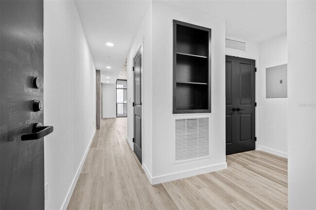 Photo - 221 Main St N Unit 1005