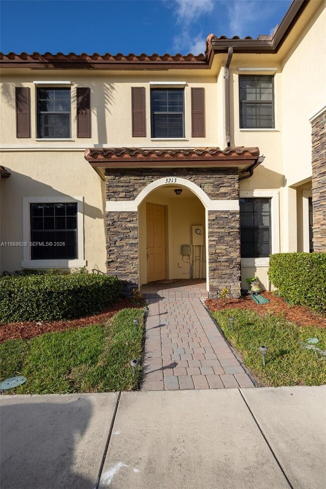 Photo - 3213 SE 6th St