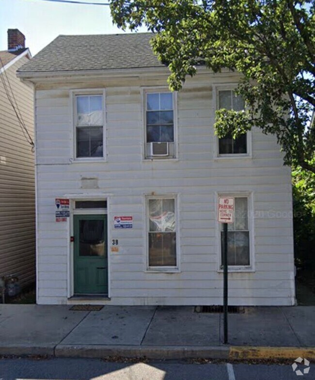 Building Photo - 38 N Earl St Unit Apt 2