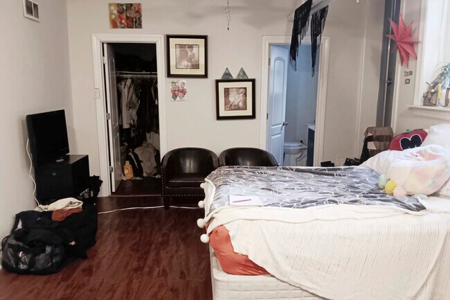 Photo - 2127 N Dayton St