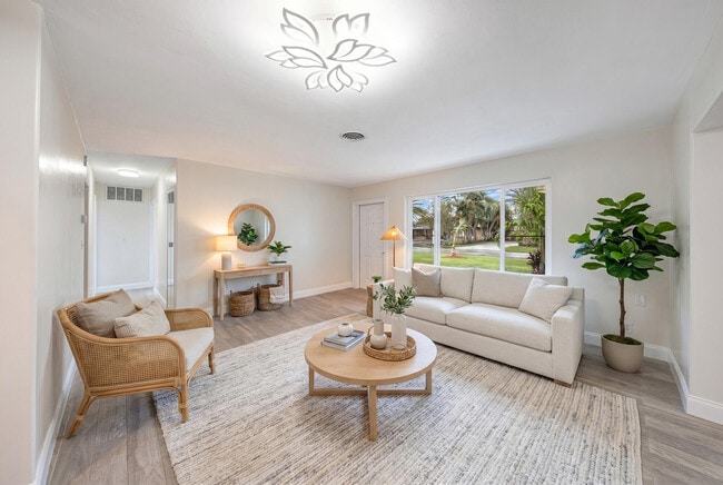 Photo - 2611 NE 16th St