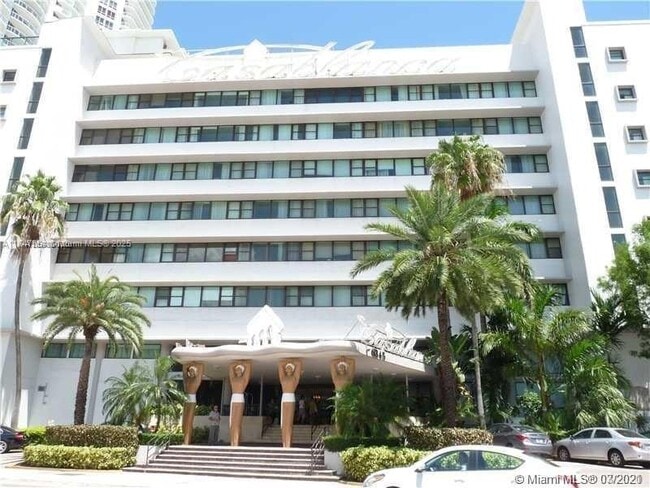 Building Photo - 6345 Collins Ave Unit PH-21 Rental