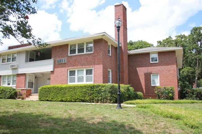 Photo - 805 Daniels St