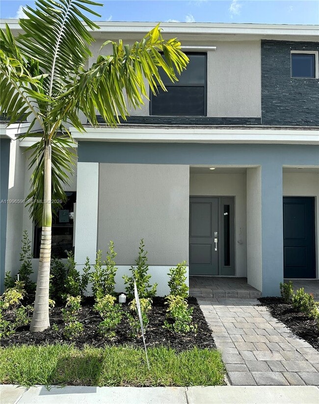 Photo - 235 NE 3rd Ave