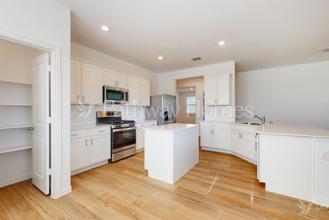 Photo - 944 Rusty Spur Ln