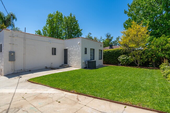 Photo - 2435 E Villa St