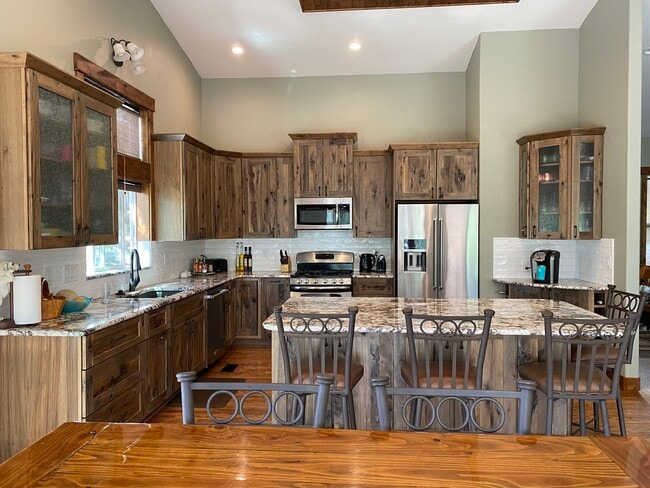 Photo - 608 Willowbrook Rd