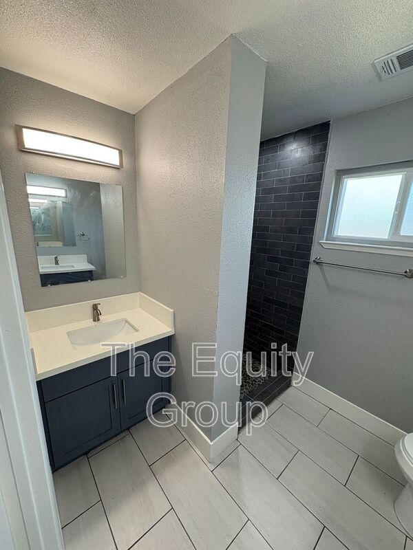 Photo - 609 S Acacia Dr