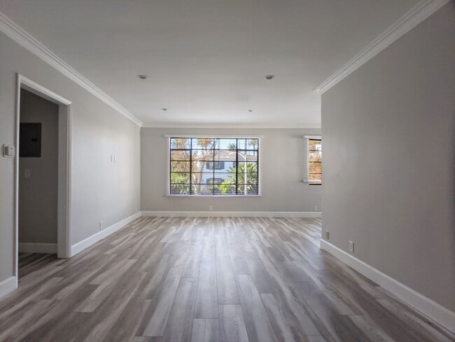 Photo - 458 S Oakhurst Dr Unit 1