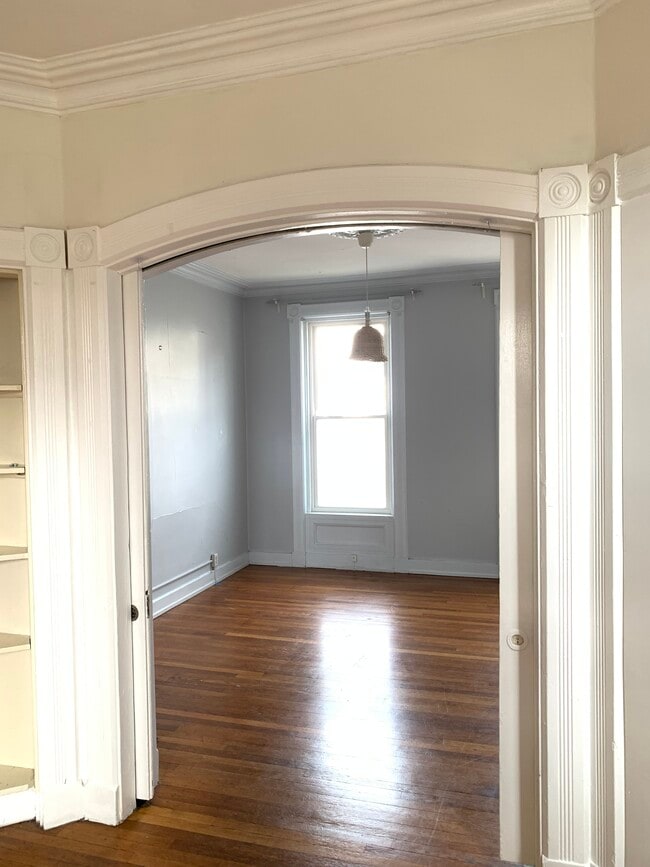 Sliding pocket doors - 22 Lyon St Unit 1 floor walkout garden