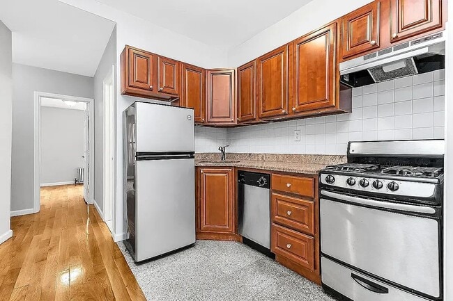 Photo - 568 Baltic St Unit 1L