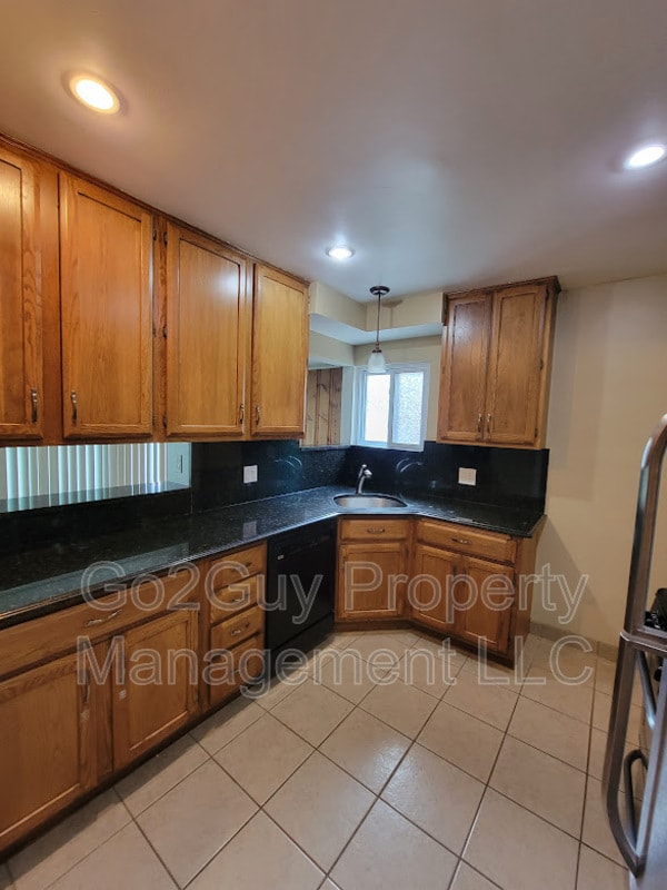 Photo - 23331 Oak St