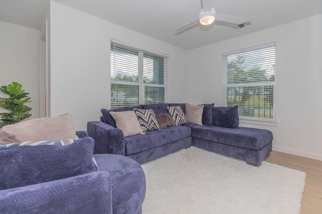 Photo - Stylish Houston Apartment | $99 Move-In! Unit HRY
