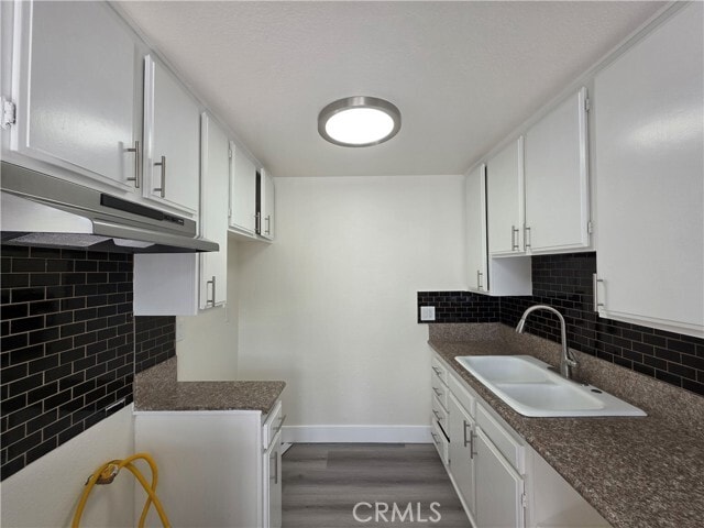 Photo - 6911 Woodley Ave