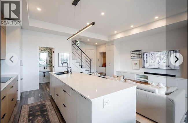 Photo - 1160 Burrard St