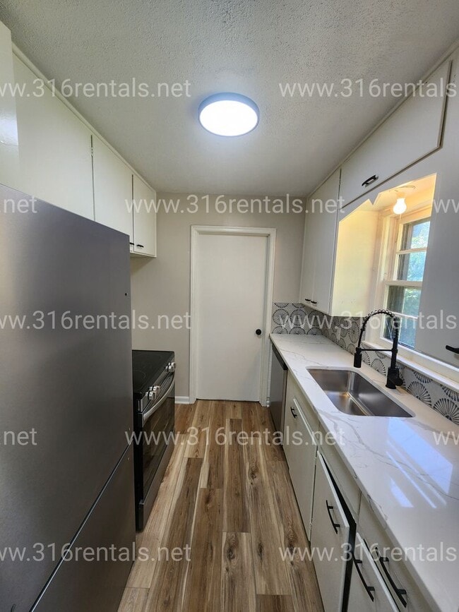 Photo - $1,225 - 3 bed 1 bath - Newly Renovated Single Family Home *COMING SOON*