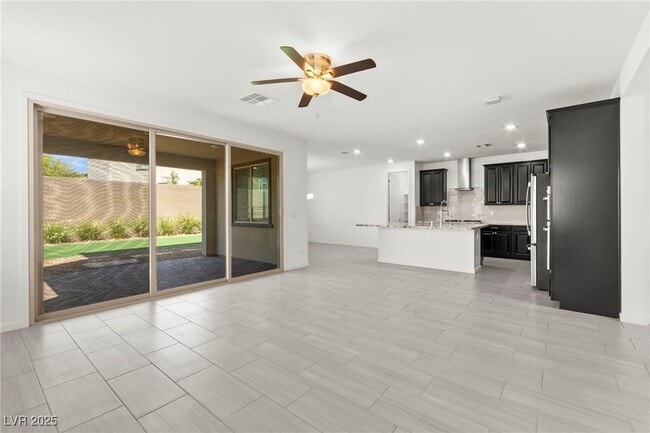 Photo - 767 Tallgrass St