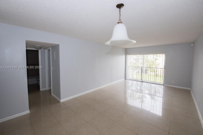 Photo - 8550 N Sherman Cir Unit 303