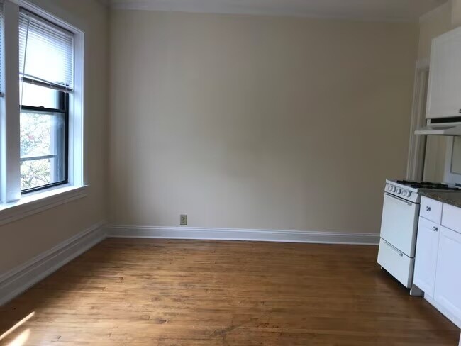 Photo - 1742 W Estes Ave Unit 210