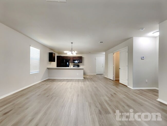 Photo - 9727 Marbach Hl