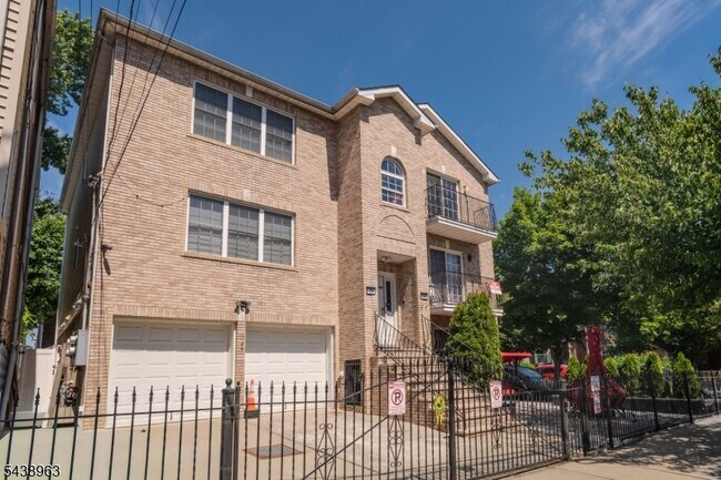 28 Triton Terrace
