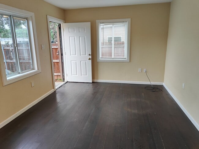 Building Photo - Margarita3 Unit 5455