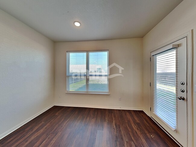 Photo - 2713 Brogan Crk