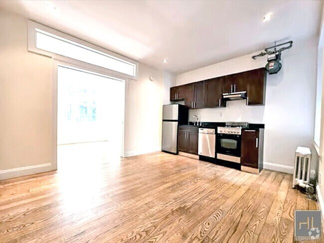Building Photo - SPACIOUS ONE BEDROOM: MODERN LIVING IN PRE... Unit 1D Rental