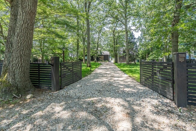 Building Photo - 590 Haywaters Dr Rental