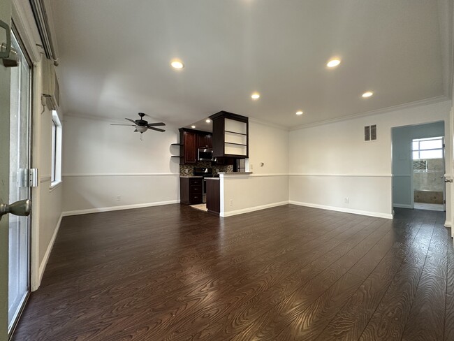 Photo - 1032 N Gardner St Apartments Unit 6