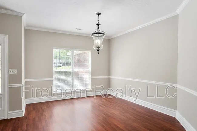 Photo - 932 Sudlow Lake Rd