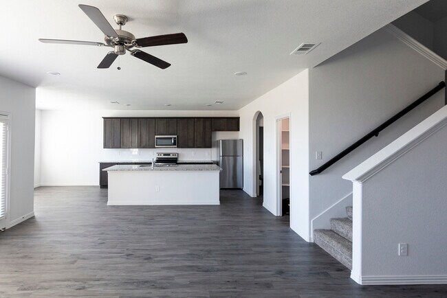 Photo - 2090 Peppermint Ln