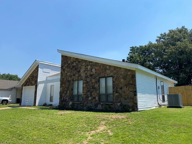 Photo - $500 OFF FIRST MONTH'S RENT!